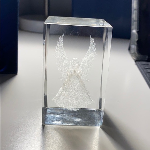 crystal cube icon with engraved angel - Picture 4 of 5